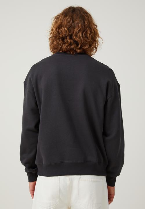 Cotton On - Mack trucks oversized sweater - lcn mac washed black/bulldog logo