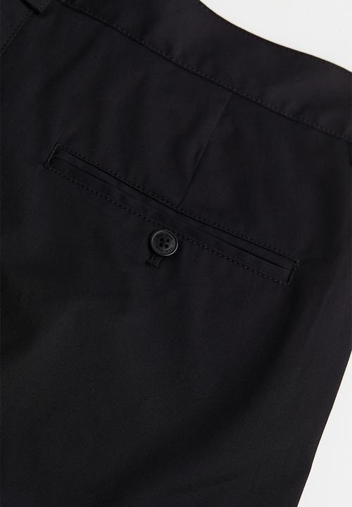 H&M - Regular fit chino shorts - black
