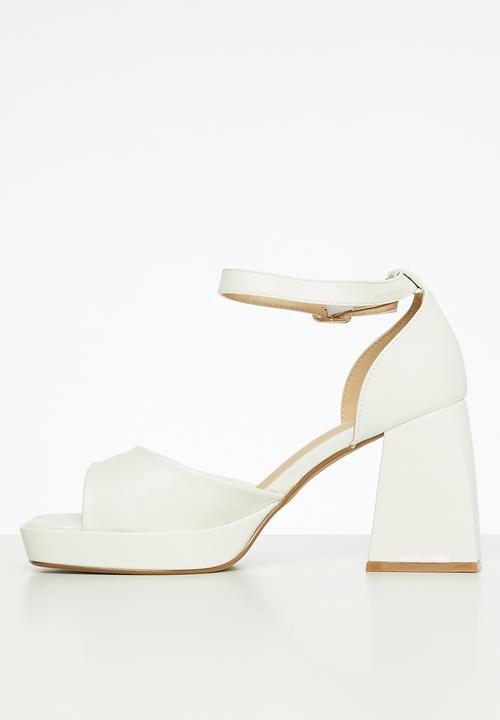 Rock & Co - Naked 2 block heel - white