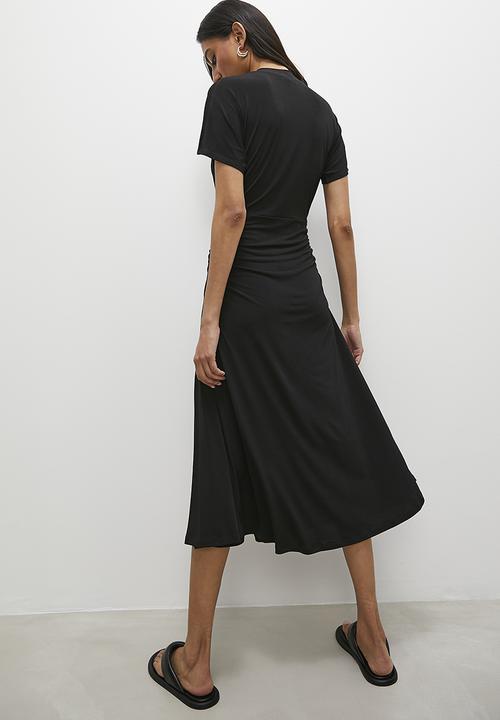 Superbalist - Grown on sleeve knit midi dress - black