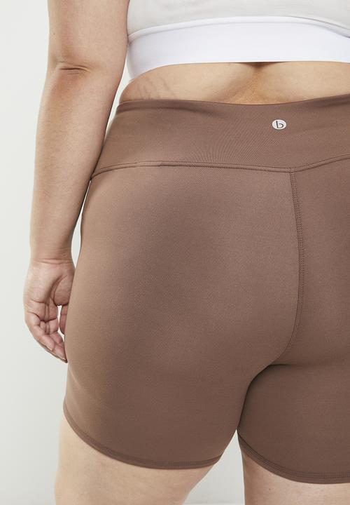 Cotton On - Plus ultra soft yoga bike short - deep taupe