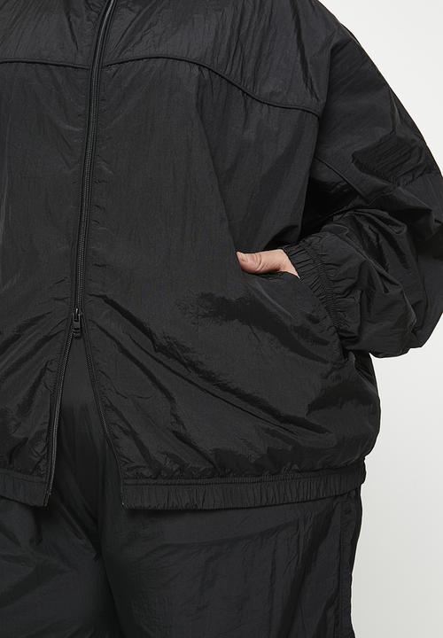 Cotton On - Plus warm up woven anorak - black