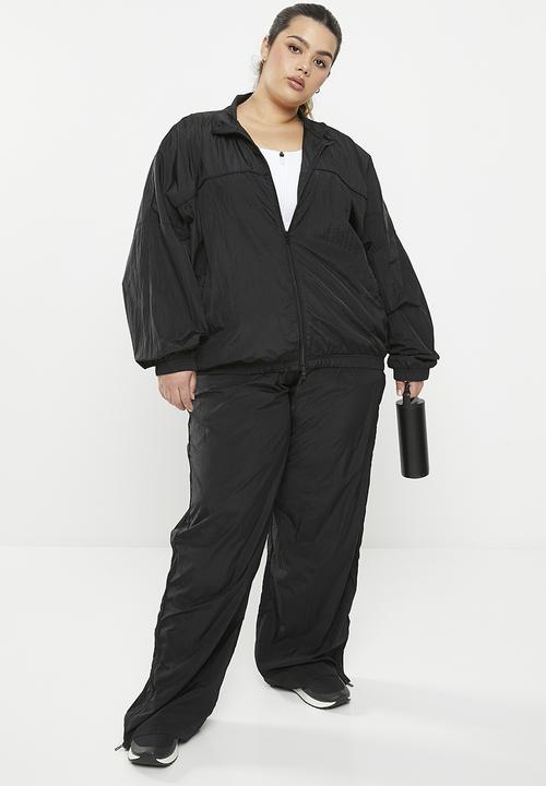 Cotton On - Plus warm up woven anorak - black