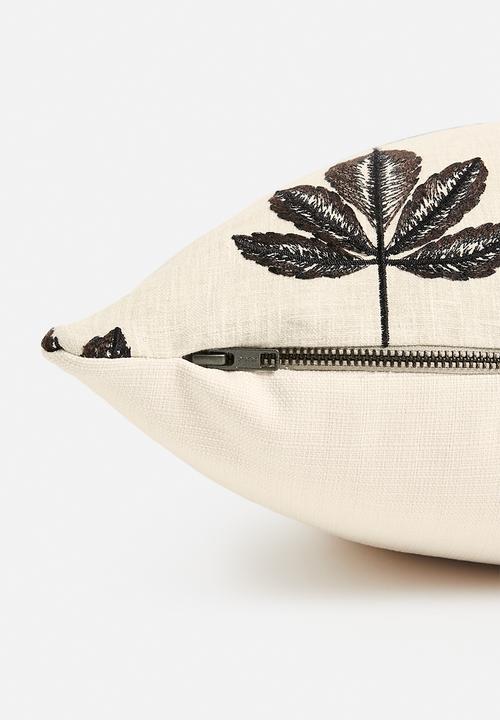 Hertex Haus - Mariana scatter with feather inner - black pepper