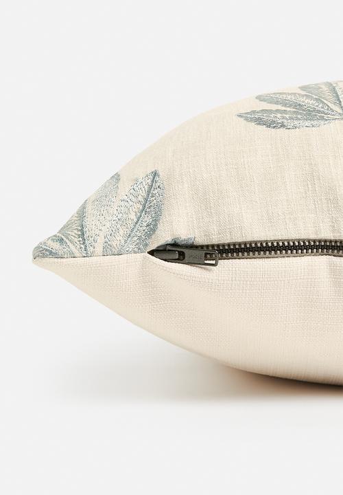 Hertex Haus - Mariana scatter with feather inner - lakeside