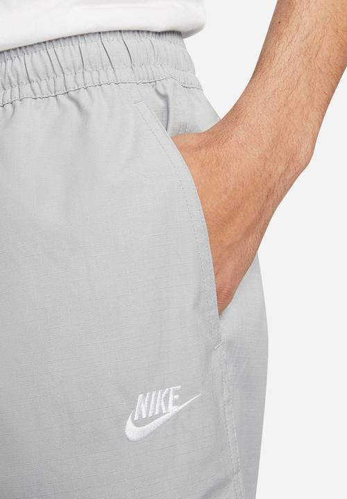 Nike - Club woven cargo pants - grey