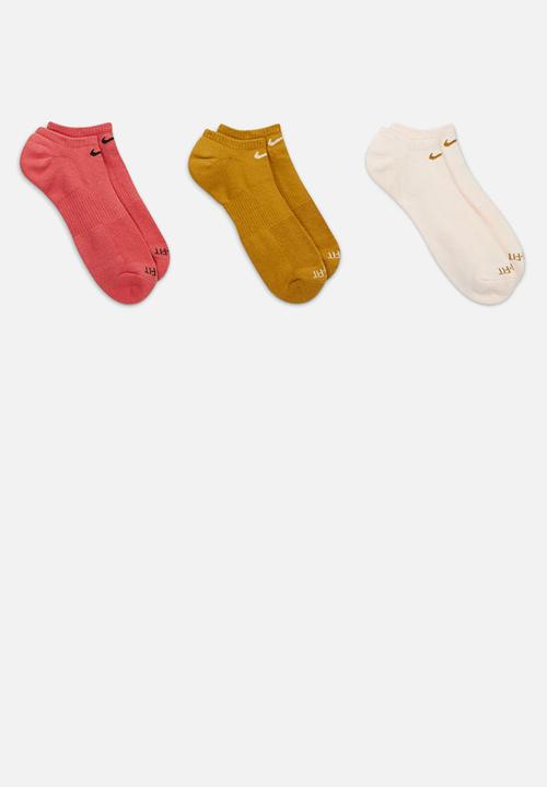 Nike - Everyday Plus cushion training no-show socks (3 pk) - multi