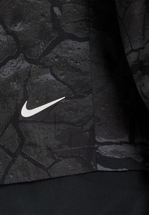 Nike -  Aireez lightweight trail running jacket AOP - medium ash/black/white
