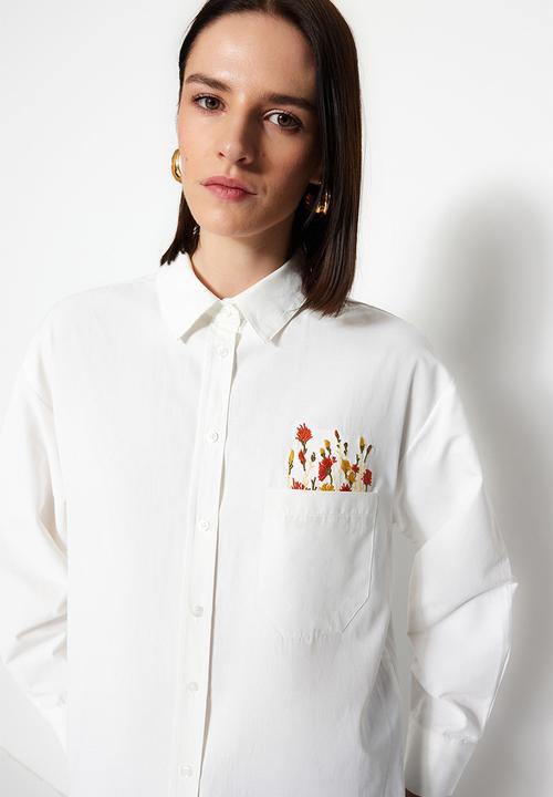 Trendyol - Modest embroidery regular shirt - ecru