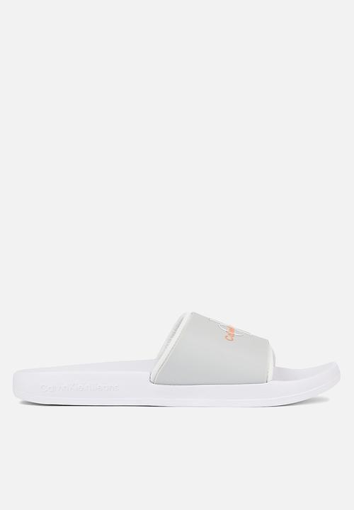 Calvin Klein - Slide monogram tpu - oyster mushroom/white