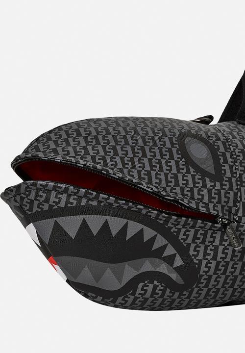 Sprayground - Split infinity check shark-shaped-duffle - black