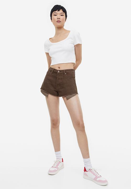 H&M - Curvy fit denim shorts - brown