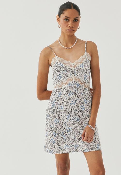 Nicole lace mini dress - avalon floral lilac