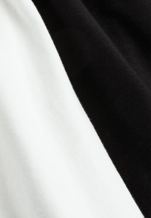 H&M - 2-Pack cropped T-shirts - black & white