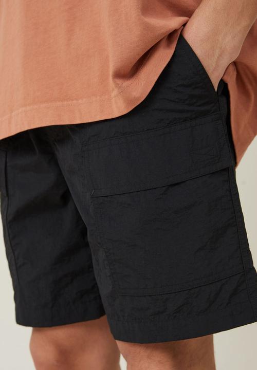 Cotton On - Parachute utility short - black utility