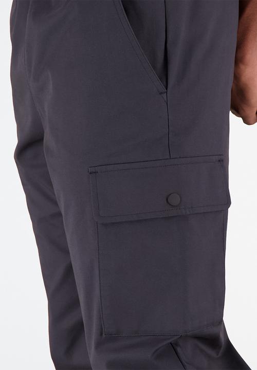 New Balance  - NB athletics woven cargo pant - black