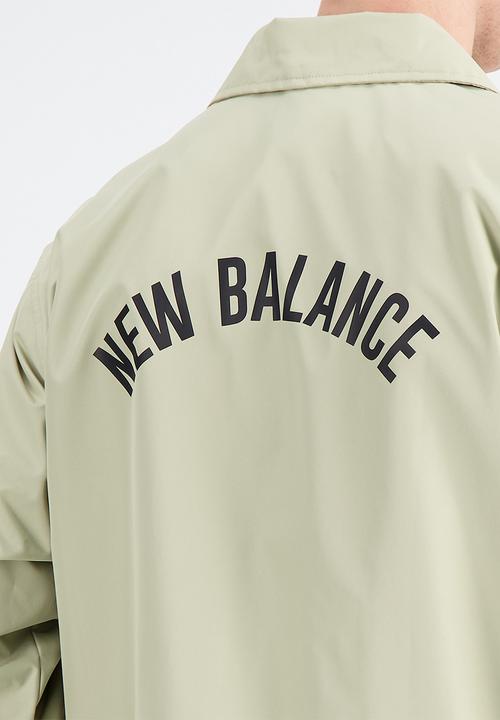 New Balance  - NB essentials coaches jacket - fatigue green