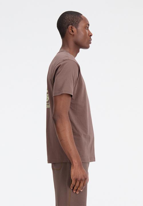 New Balance  - Nb essentials graphic tee - dark mushroom