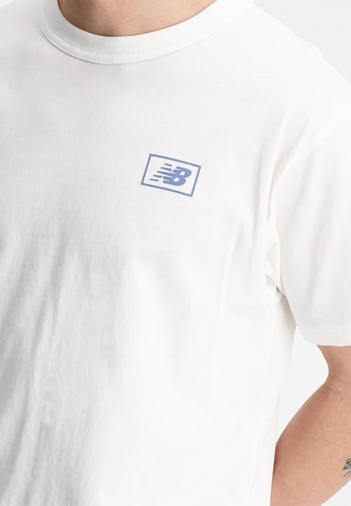 New Balance  - Nb essentials graphic tee - white