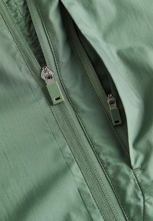 H&M - Regular fit sports windbreaker - sage green 