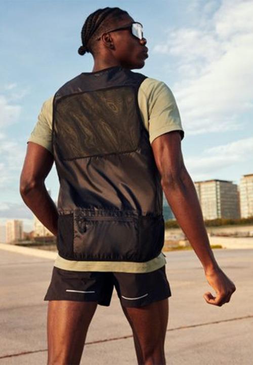 H&M - Lightweight running gilet - black