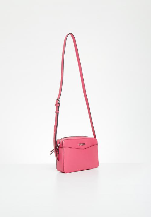 GUESS - Mcclain mini camera crossbody - fuchsia