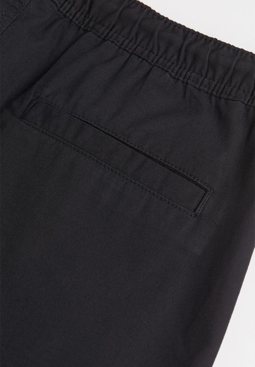 H&M - Regular fit cotton shorts - black