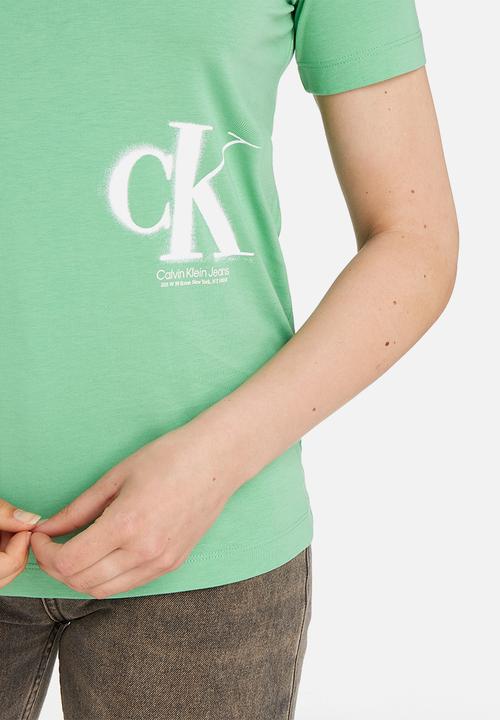 Calvin Klein - Sprayed monogram regular tee - neptunes wave