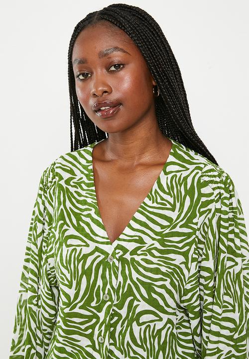 Me&B - Bellow sleeve blouse with shoulder detail - olive tiger