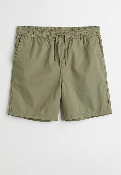 H&M - Regular fit cotton shorts - green