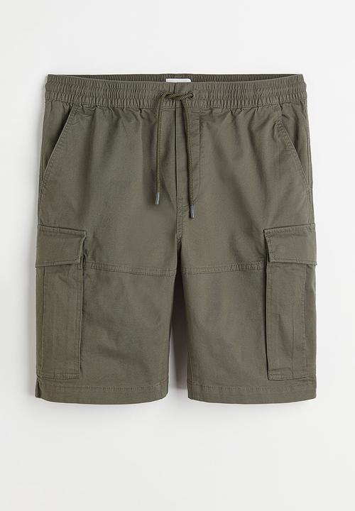 H&M - Regular fit twill cargo shorts - green