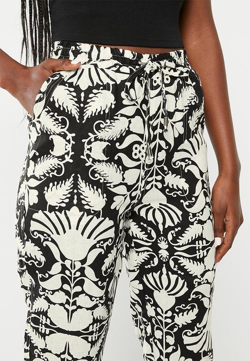 Me&B - The ultimate tapered leg linen pant - wallpaper print
