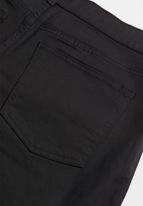 H&M - Slim fit cotton twill shorts - black
