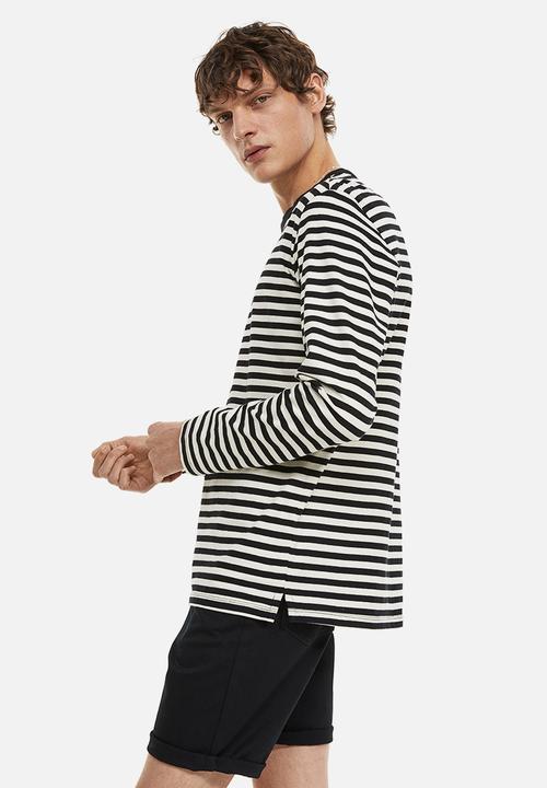H&M - Slim fit cotton twill shorts - black