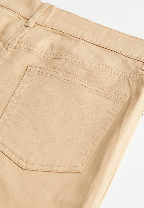 H&M - Slim fit cotton twill shorts - beige