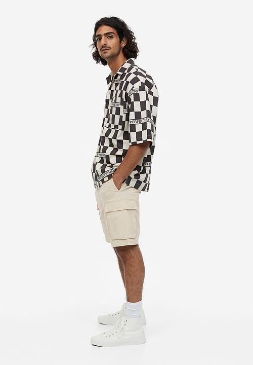 H&M - Regular fit nylon cargo shorts - beige