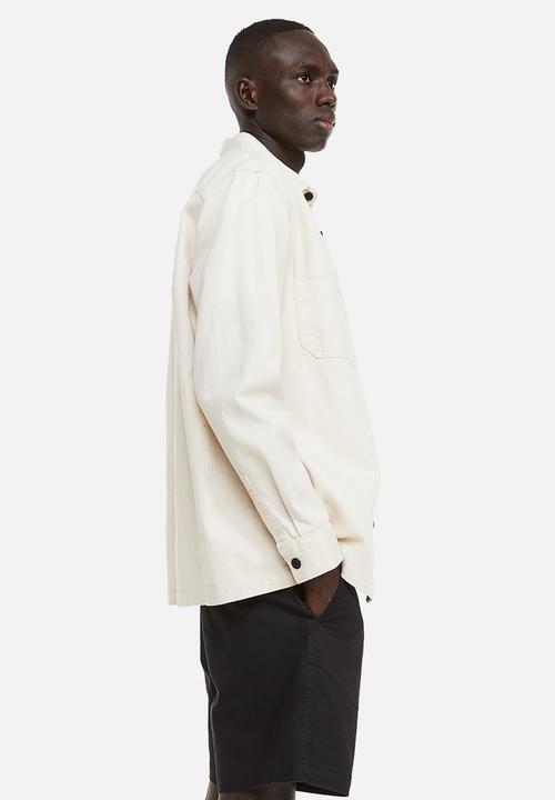 H&M - Regular fit chino shorts - black