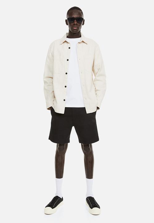 H&M - Regular fit chino shorts - black