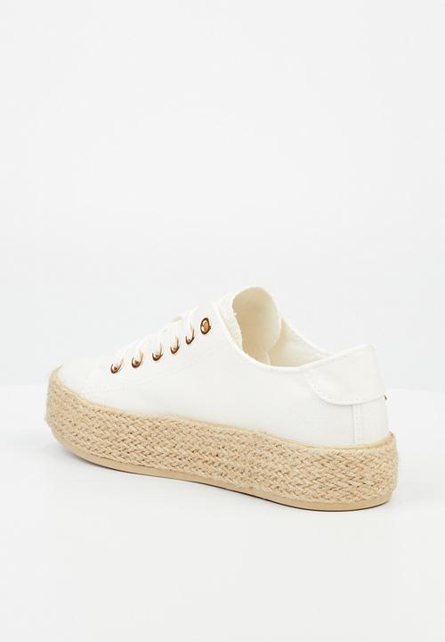 Miss Black - Quebec 12 flatform - white