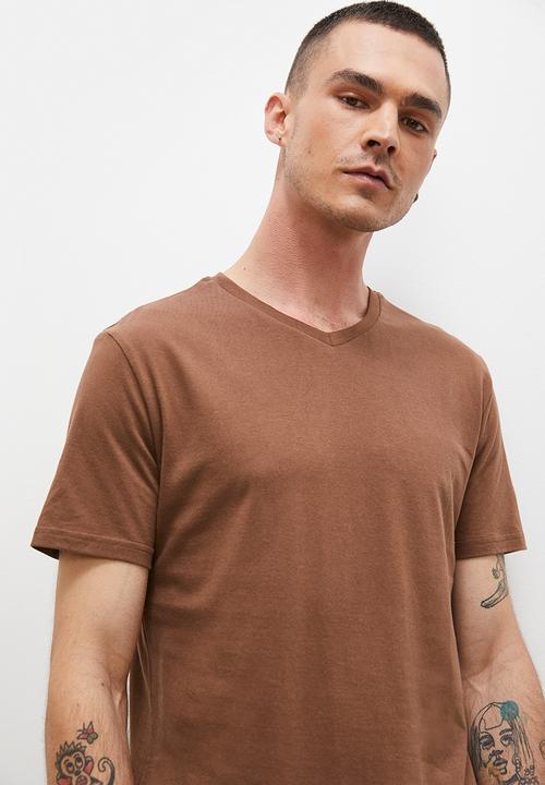 Superbalist - Dean BCI v-neck tee - brown