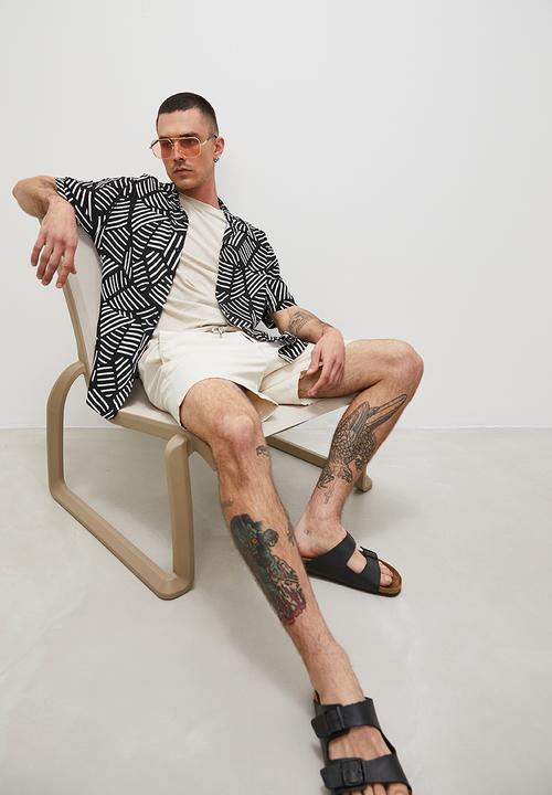 Superbalist - Abstract print short sleeve viscose shirt - black & white