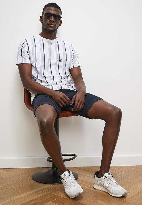 Lark & Crosse - Vertical stripe tee - white & blue