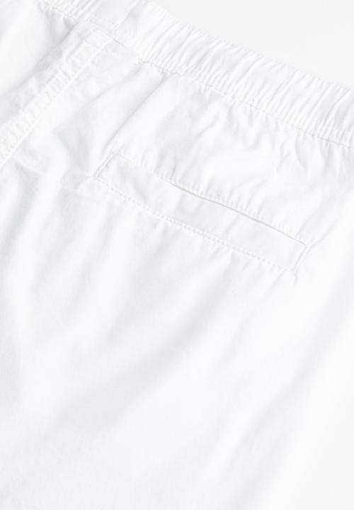 H&M - Regular fit cotton shorts - white