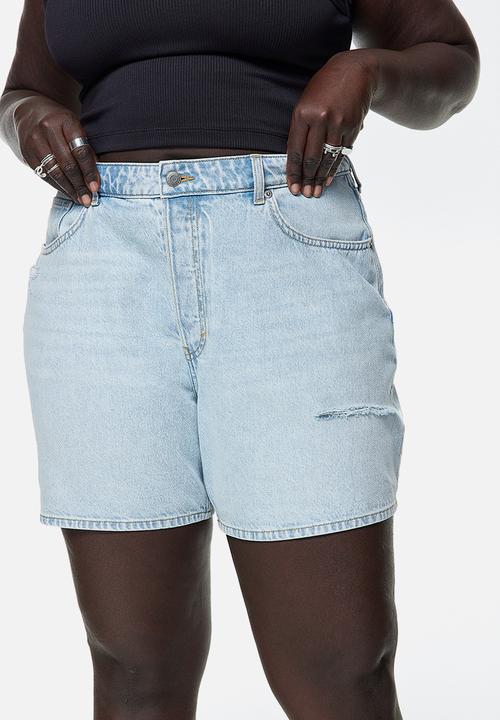 H&M - Curvy fit bermuda straight high denim shorts - pale denim blue 
