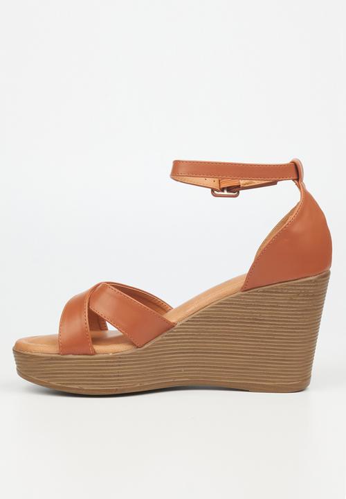 Butterfly Feet - Larah 1 wedge heel - tan