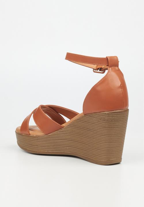Butterfly Feet - Larah 1 wedge heel - tan