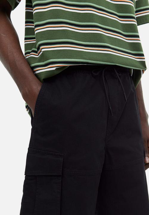 H&M - Regular fit twill cargo shorts - black