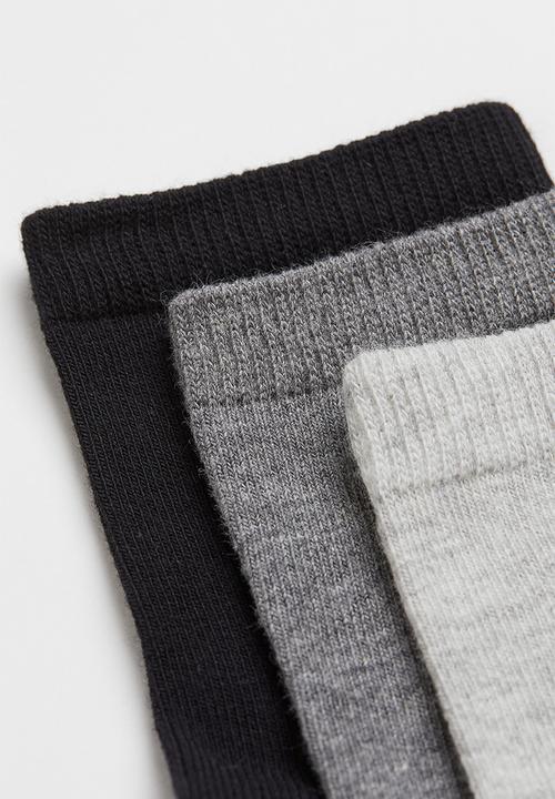 H&M - 10-pack socks - black/grey