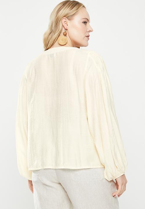 Me&B - Plus bellow sleeve blouse with shoulder detail - cream