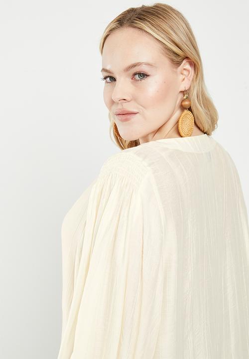 Me&B - Plus bellow sleeve blouse with shoulder detail - cream